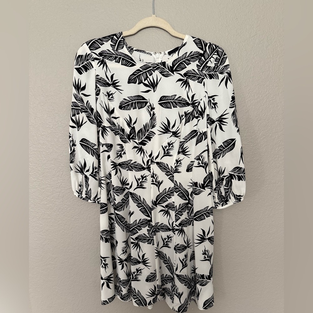 JAYGODFREY Monochrome Leaf Pattern Long Sleeve Dress - Picture 3 of 4